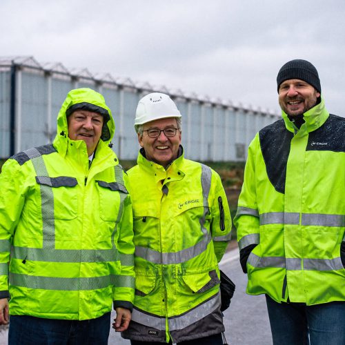 Mit dem Bauverlauf zufrieden zeigten sich Dipl.-Ing. (FH) Thomas Gamstätter, Leiter Baumanagement 2, Projektingenieur Gerhard Zenkel, beide N-ERGIE Netz GmbH, und Langguth-Geschäftsführer Dipl.-Ing. (FH) Jochen Bärreis (v.r.).
 Foto: Ernst und Ludwig Langguth